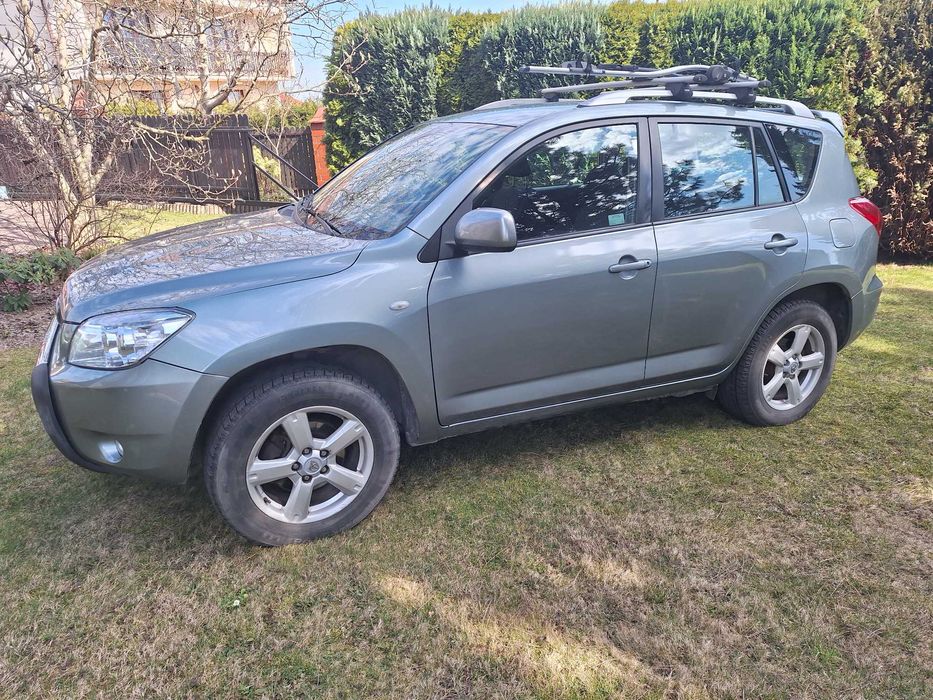 Toyota RAV-4 2.2 diesel 2007 rok