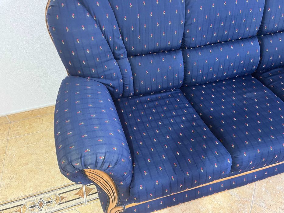 Conjunto de sofás – sofá 2/3 lugares + 2 poltronas | Bom estado