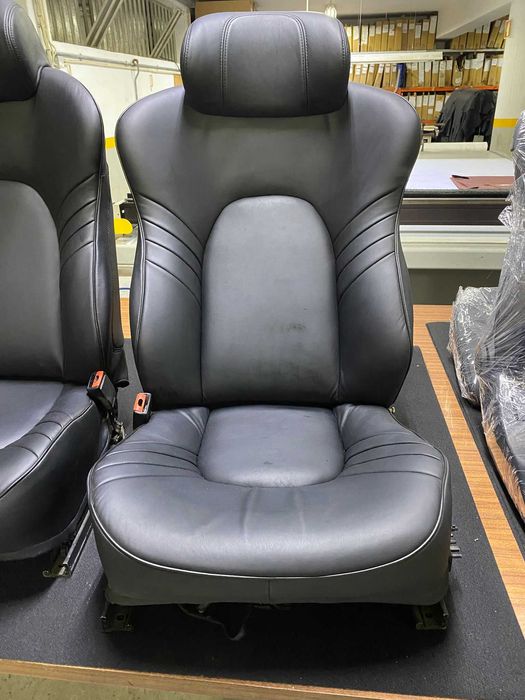 Bancos da frente Saab 9000 Aero em pele