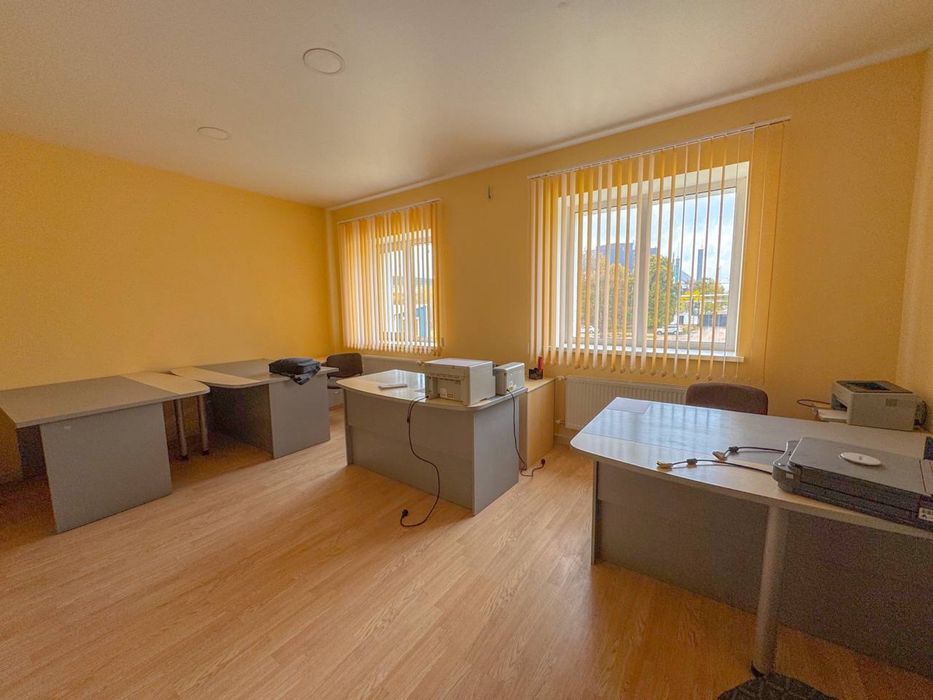 Здам офіси від 3000 грн плюс світло, район ЗАЗ