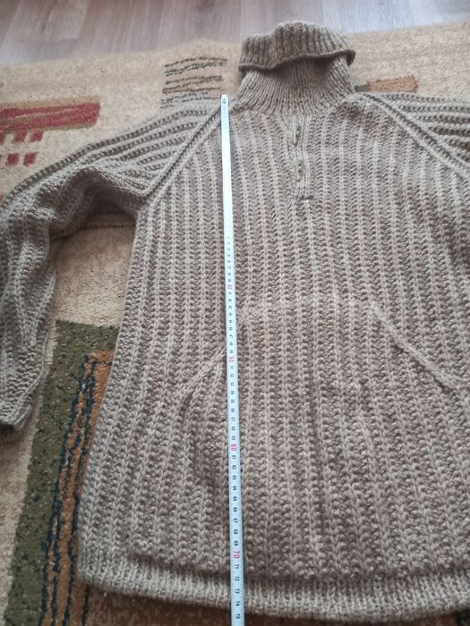 Шерстяной свитер.