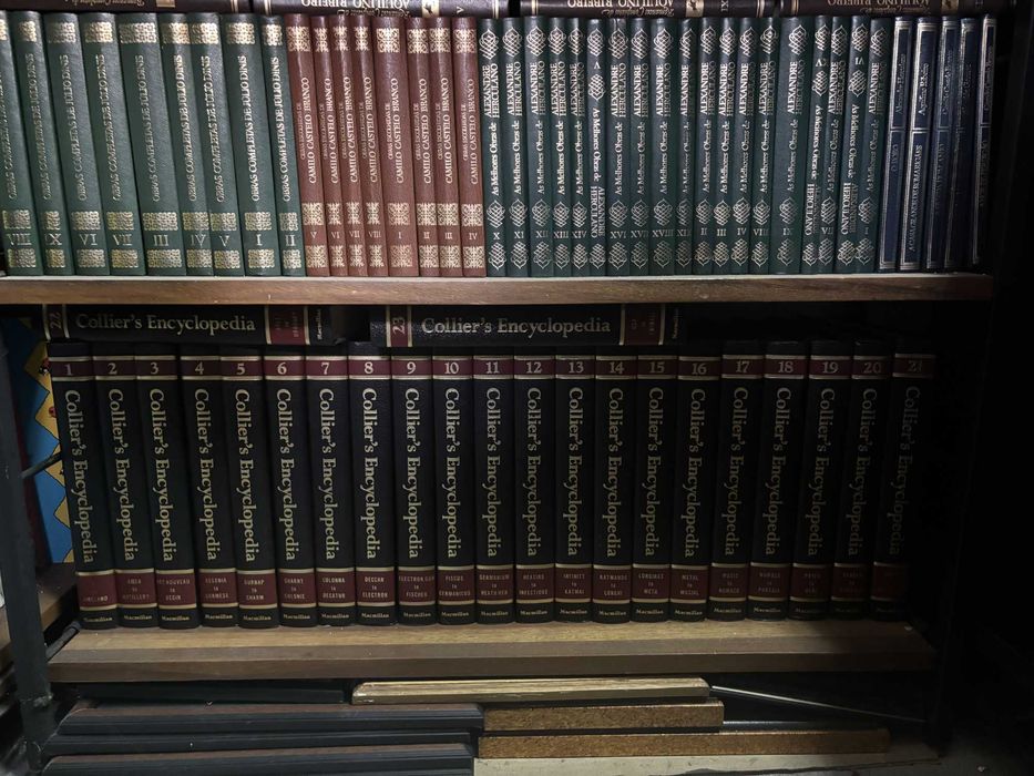 Collier's Encyclopedia + Collier's Dictionary+ Yearbooks