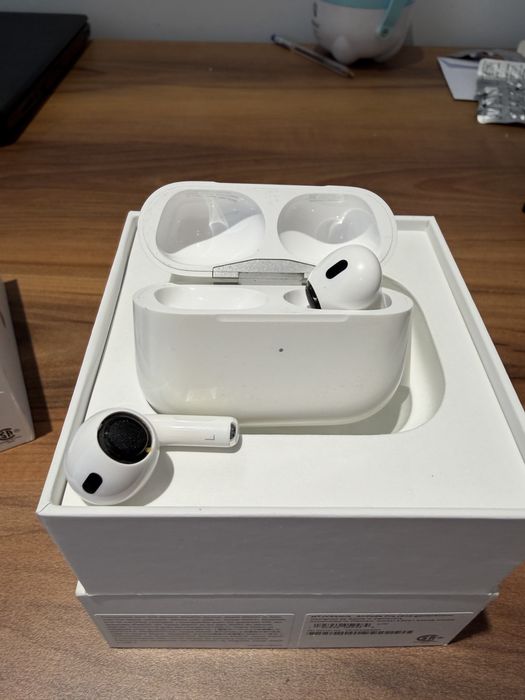 Apple AirPods Pro (2nd Generation) USB-C / MagSafe / Повний комплект. Куплені в офіційному магазині. Наушники. Навушники.