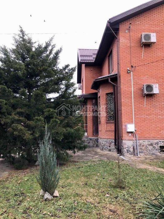 Продається будинок 307 м2, з бомбосховищем, м. Студентська