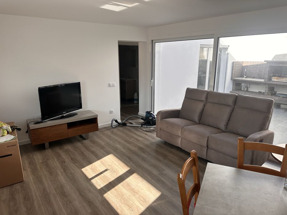 Apartameto T2 novo, mobilado e  churrasqueira