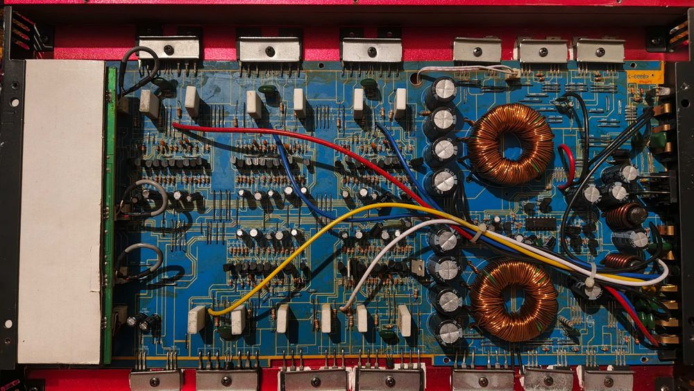 Автомобільний 5 канальний підсилювач звуку  1600w