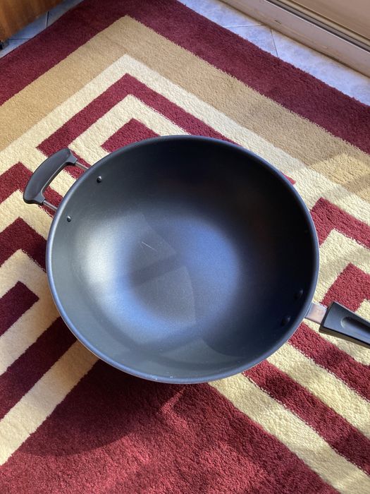 Panela wok praticamente novo