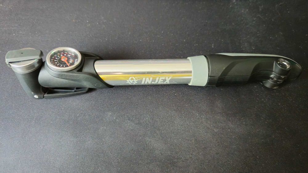 SKS Injex Control - ręczna pompka rowerowa z manometrem