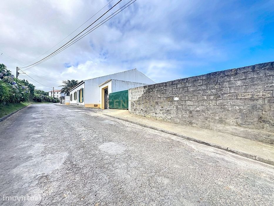 Moradia, Fenais da Ajuda