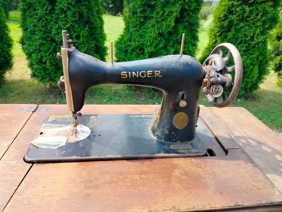Stara piekna maszyna do szycia Singer