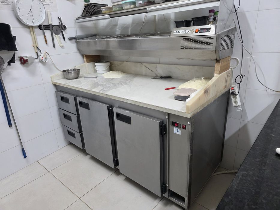 Bancada de pizzaria