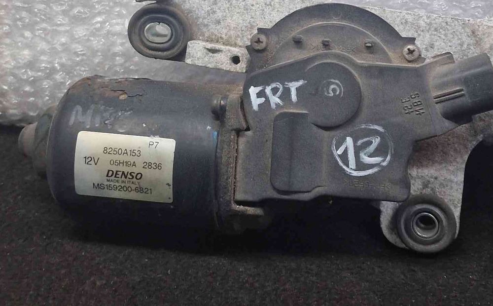 Motor Limpa Vidros Frente 8250A153 - MITSUBISHI COLT VI