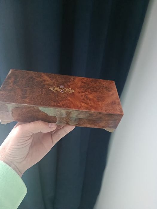 Скринька з капа корельської берези