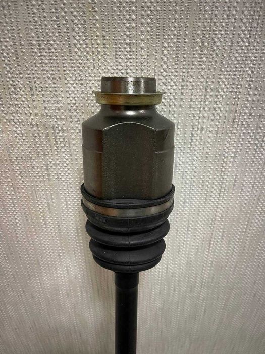 Новый Вал привода правый (полуось в сборе)  KIA CARENS II 2002-2006