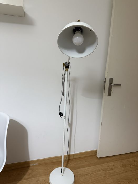 Selling a Lamp446617347477350401