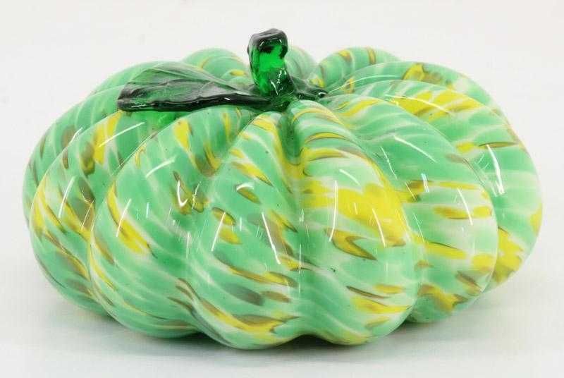 Moldura com espécie de aranha e escorpião