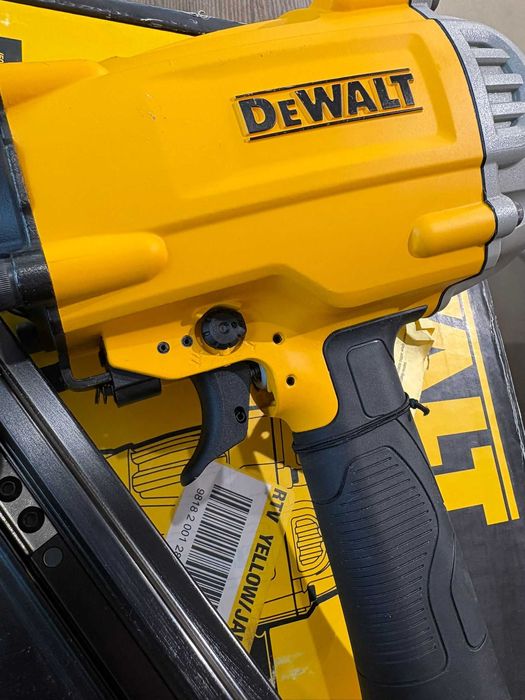Gwoździarka pneumatyczna DeWalt DWF83PL OUTLET!