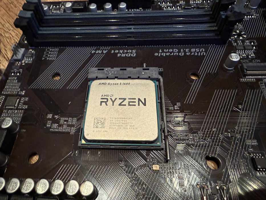 Продам комплектующие со своего пк