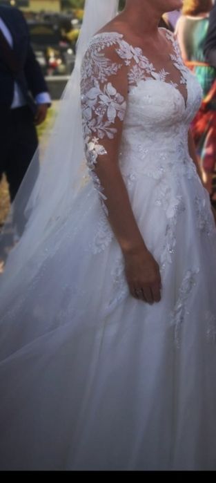 Suknia ślubna w kolorze śmietanki