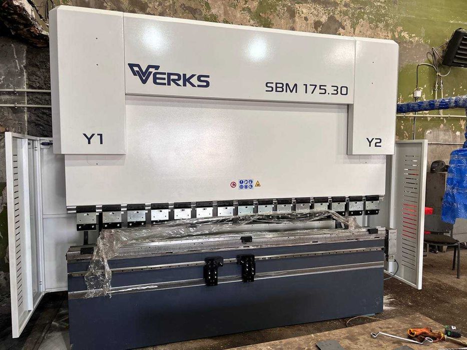 Листозгинальний прес з ЧПК SBM 175/30 (3200 мм, 175 т)