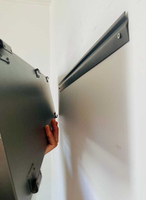 Prateleira Estante de parede IKEA BOTKYRKA cinzenta em excelente estado