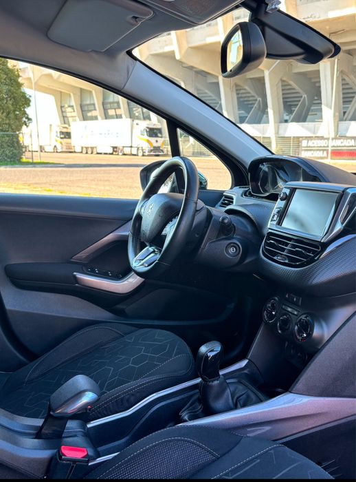 PEUGEOT 2008 1.6 BlueHDi 100 CV • 12/2015 • 96.500 Kms