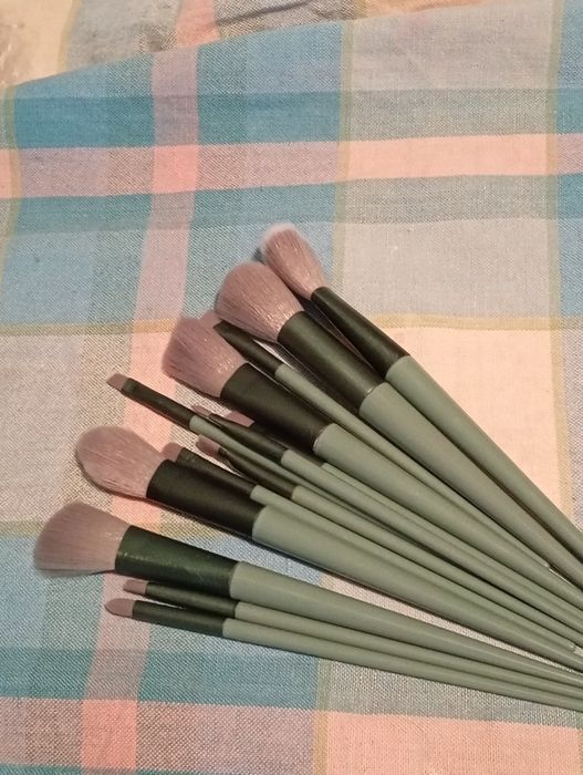 Набор кисточек для макияжа