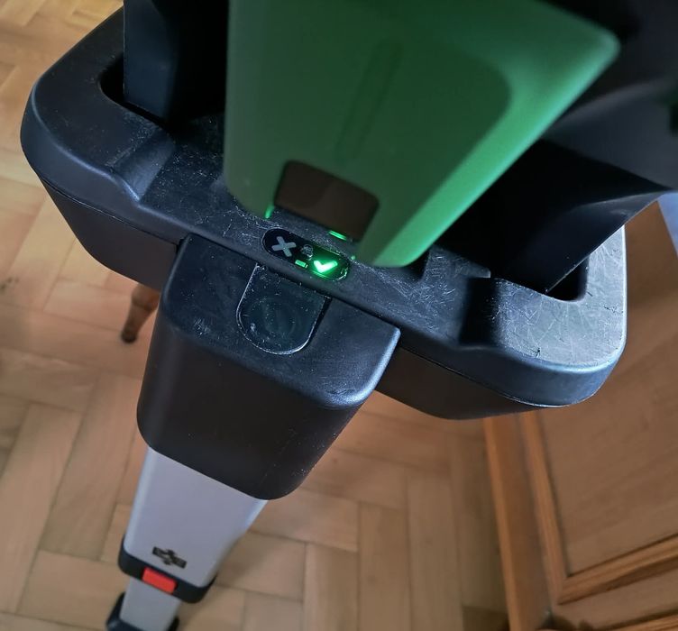 Fotelik samochodowy avionaut cosmo wraz z bazą