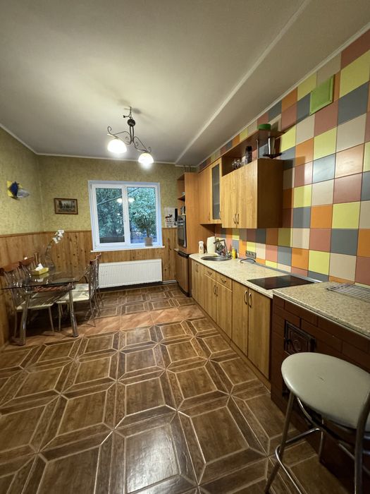 Свободный!Отдельностоящий двухэтажный дом!Свой двор!Есть генератор!