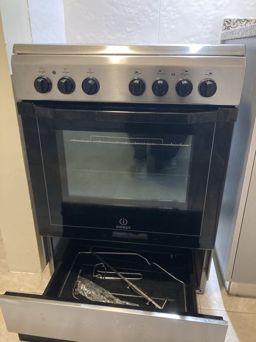 Fogão Eléctrico Indesit 16VMH2A X