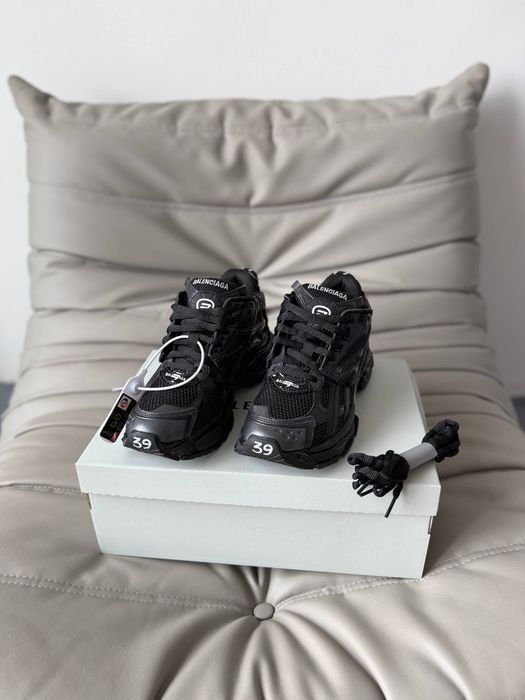 Balenciaga Runner (чорні та білі)