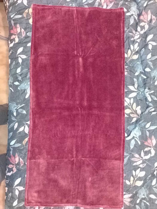Passadeira/Naperon veludo vermelho simples antigo