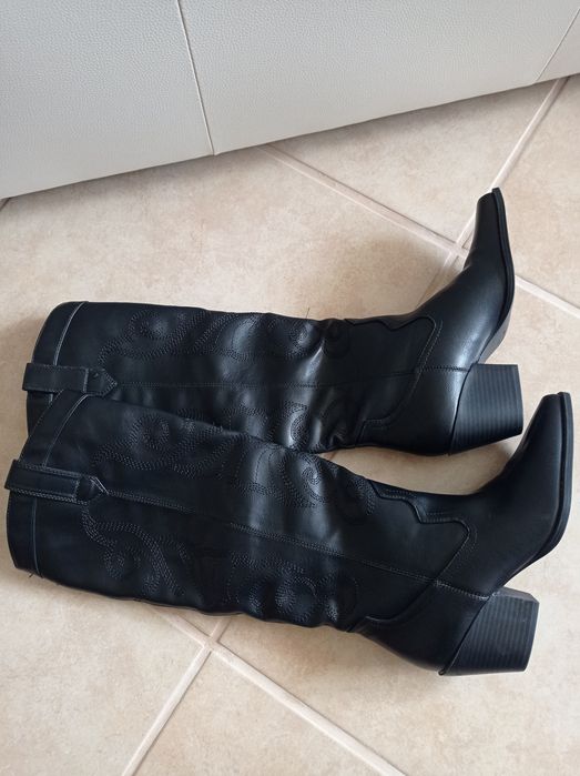 Botas cano alto pretas