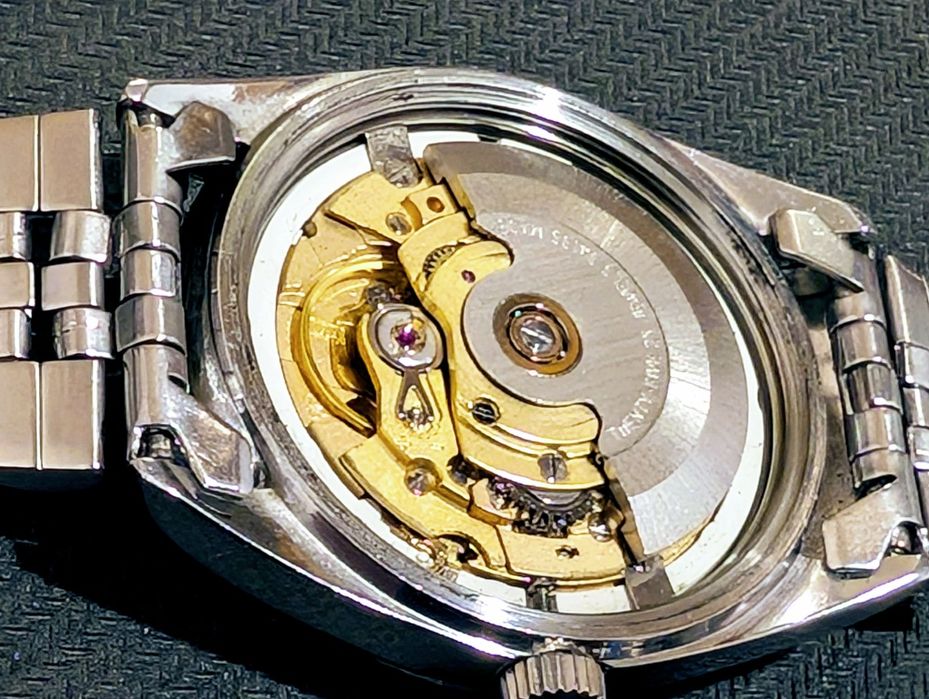 Швейцарские часы  Olma