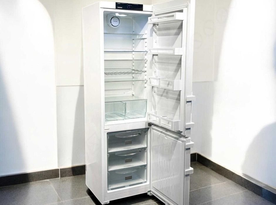 Холодильник LIEBHERR CN 3915