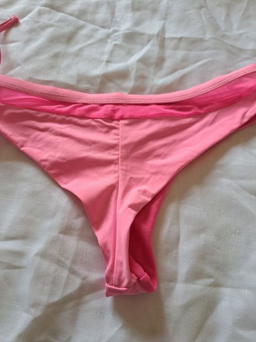 Biquíni cor de rosa 38