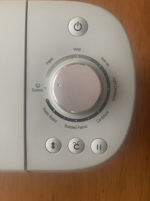 máquina de corte eletrónica Cricut Explore Air 2 em excelente estado de conservação e totalmente funcional
