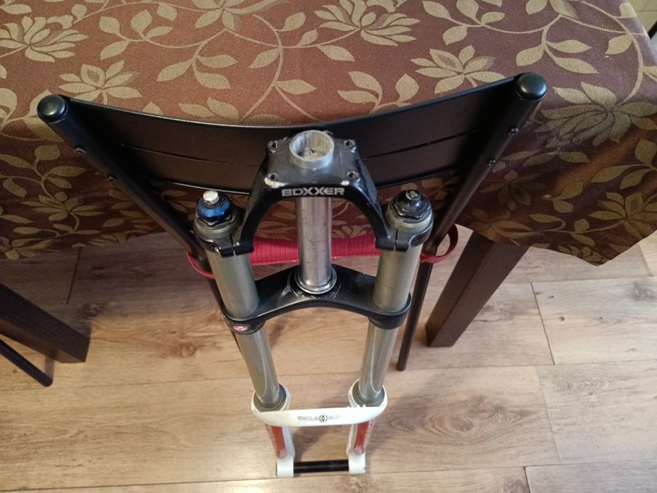 Suspensão Rockshox Boxxer world CUP solo air