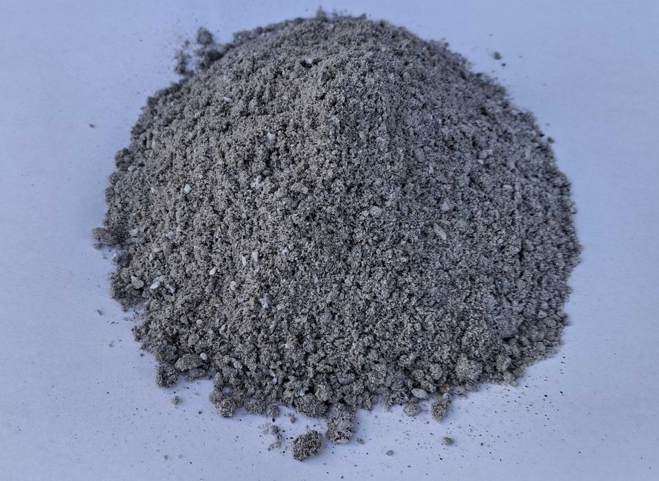 Zasypka granitowa piasek granitowy mączka fuga naturalny kamień kostki