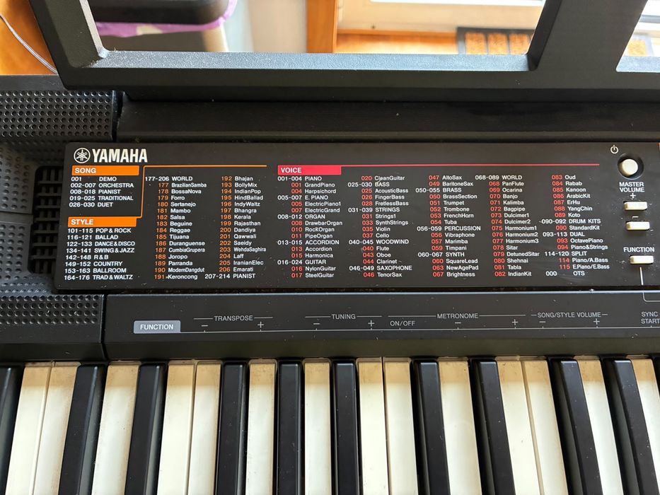 Teclado eletrónico Yamaha PSR-E51