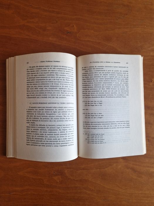 Livro didático "Aspectos da Teoria da Sintaxe ", Noam Chomsky