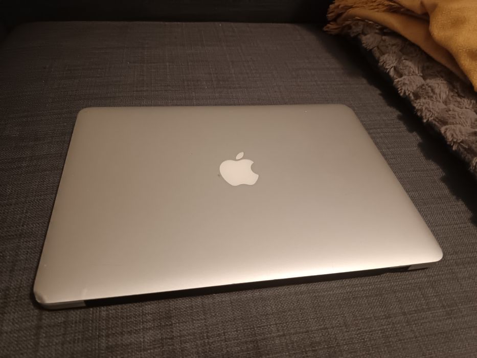 MacBook Air 13" A1466
