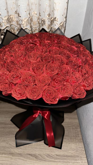 Букет 101 роза из атласных лент