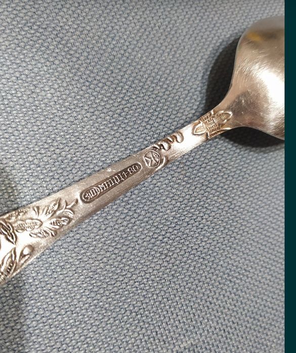 Мельхиоровые серебряные с позолотой ложки разные