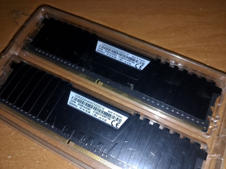 Corsair Vengeance LPX 32GB (2×16) DDR4 3200MHz CL16 — нова