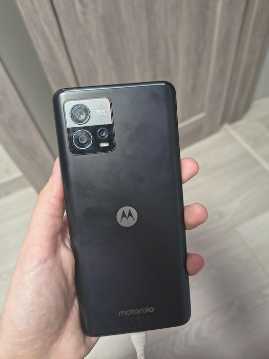 Продам бу телефон Motorola g72