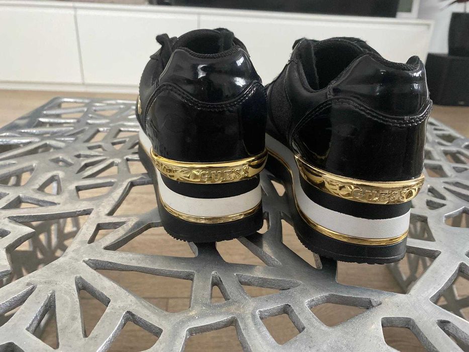 Buty damskie Guess Dealy r 39