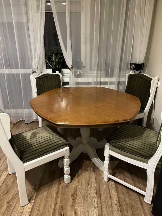 Stół z 6-ma krzesłami