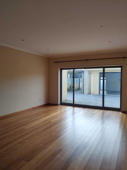 Aluga-se moradia em Ardegães