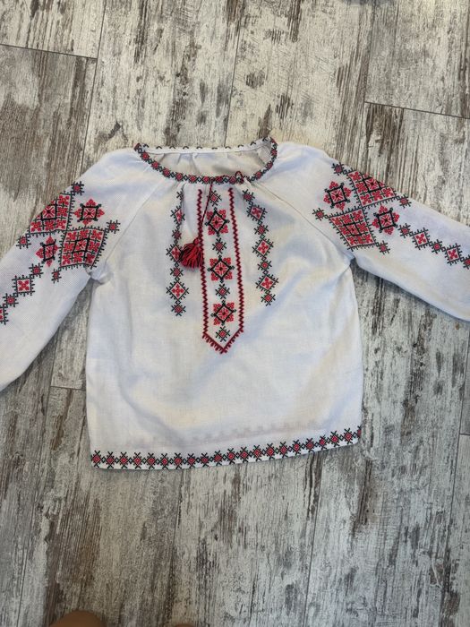 Вишиванка для дівчинки